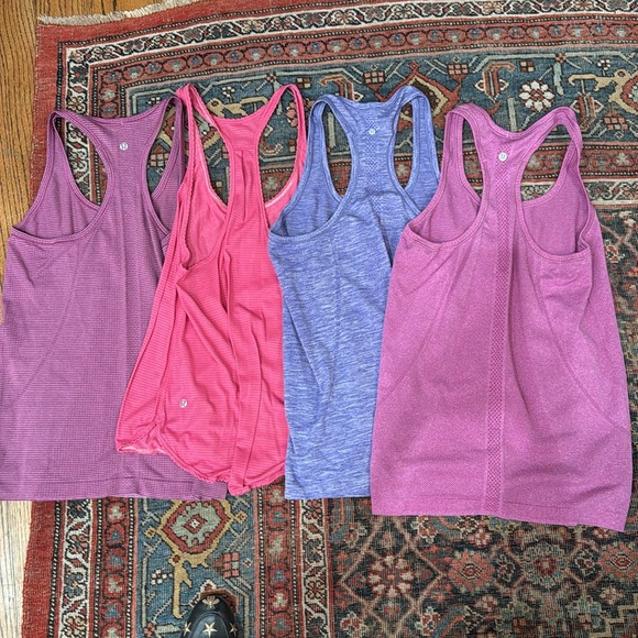 Lululemon running tanks! 💕 - Picture 4 of 7